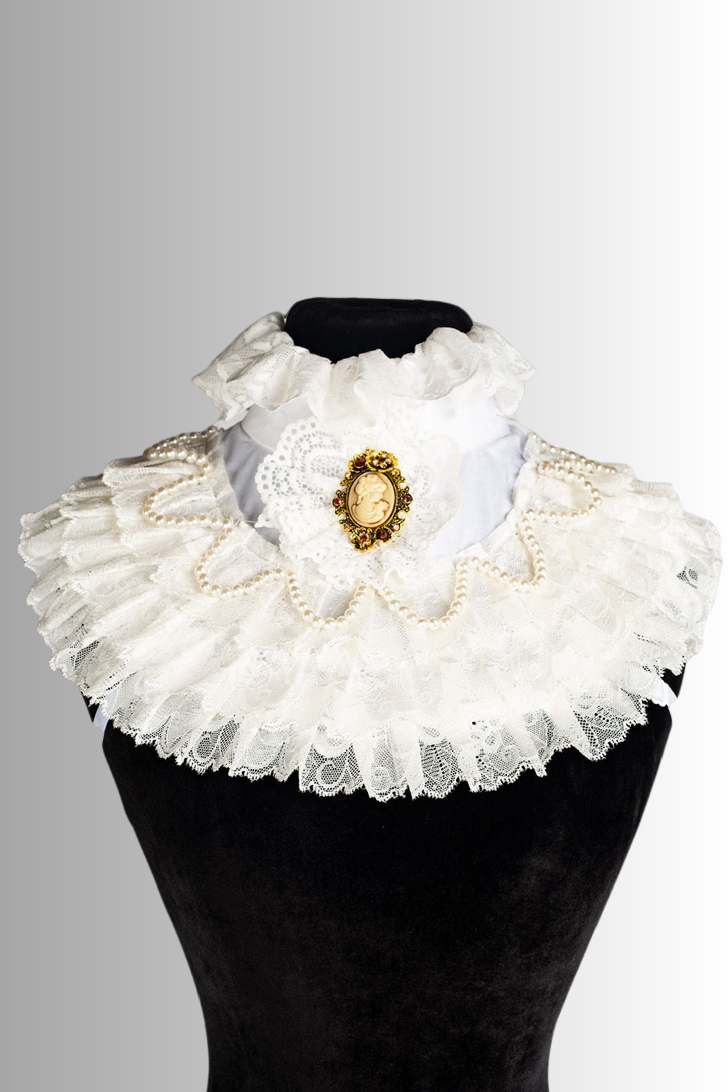 VICTORIAN RUFFLE COLLAR WITH CAMEO