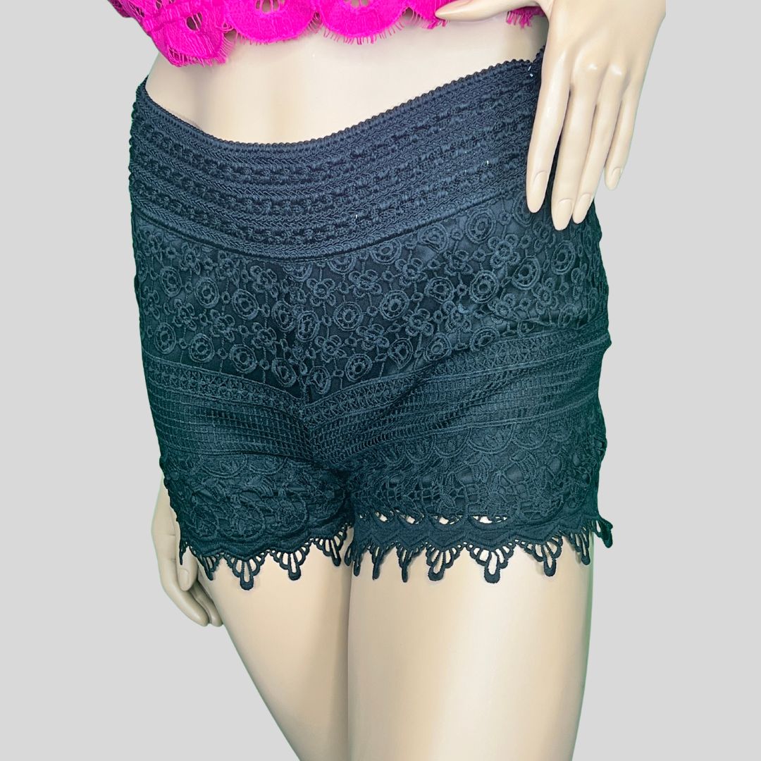 GO-TO CROCHET LACE SHORTS