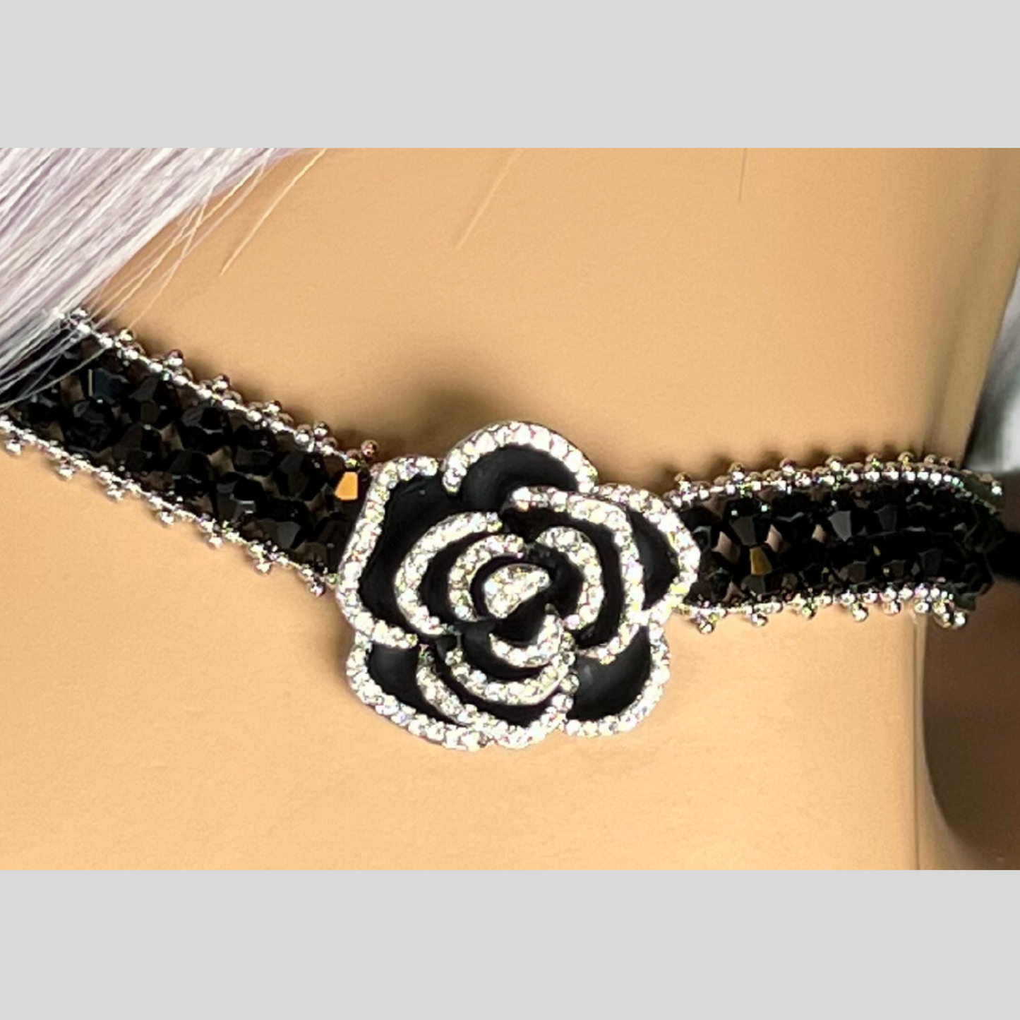 BEADED FLOWER CHOKER