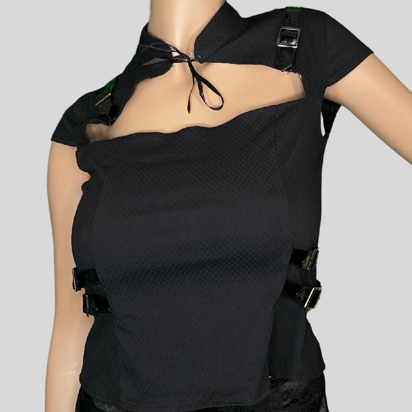 CYBERPUNK TIE FRONT SHORT SLEEVE BLOUSE