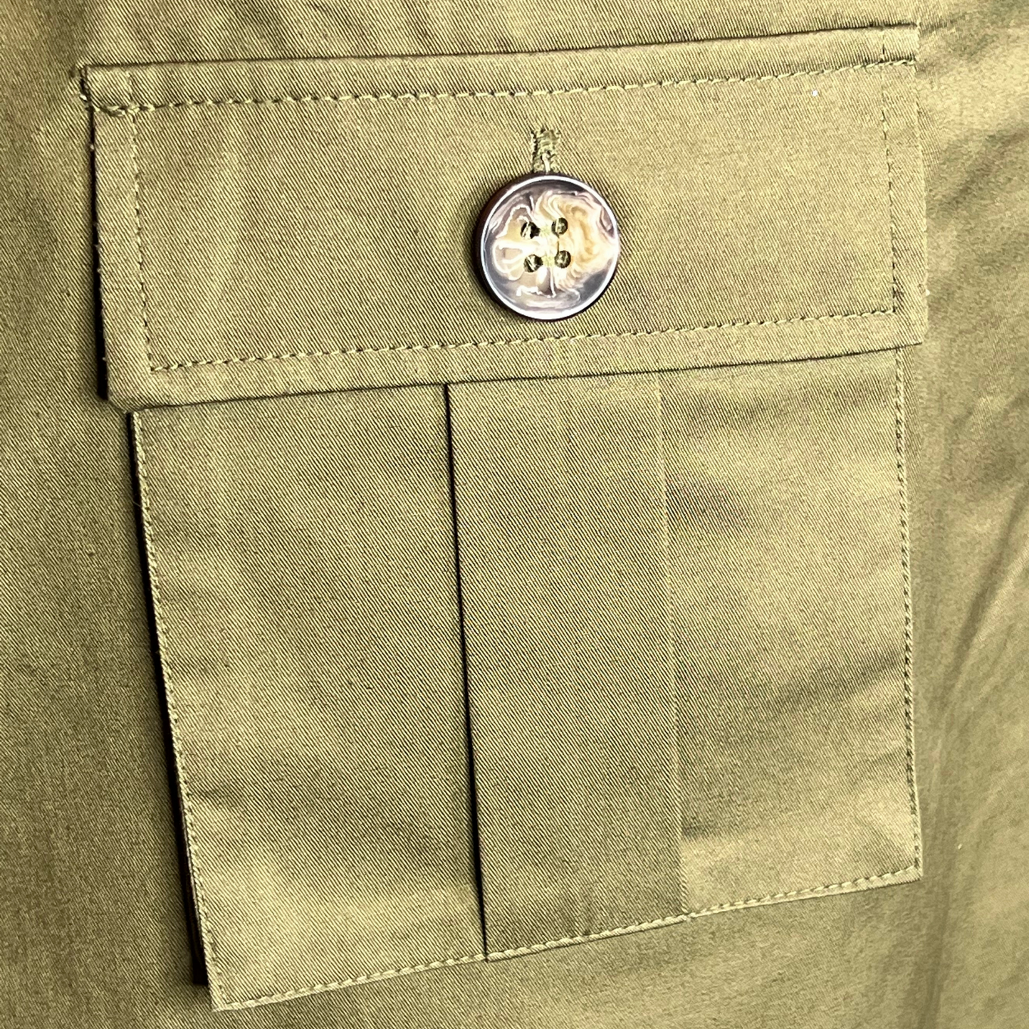 HIGH WAISTED ENVELOPE SKORT WITH CARGO POCKET DETAIL AND BACK ZIPPER